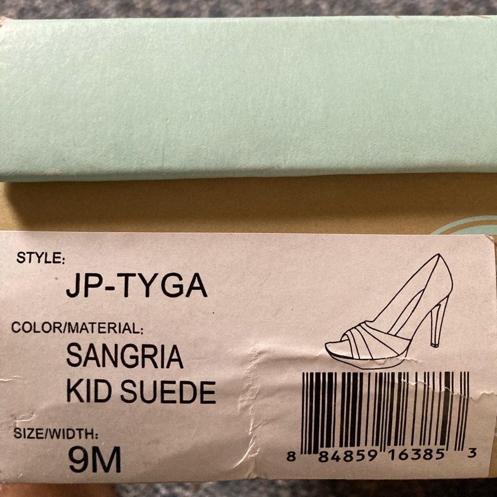 Jessica Simpson Suede Heels - Picture 7 of 7